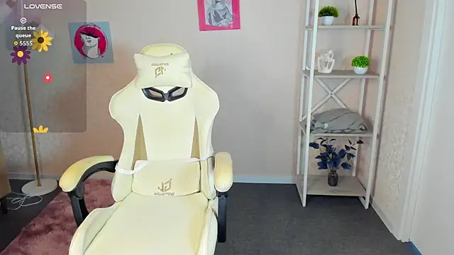 R0cket bunny online show from September 12, 2025, 1:06 am