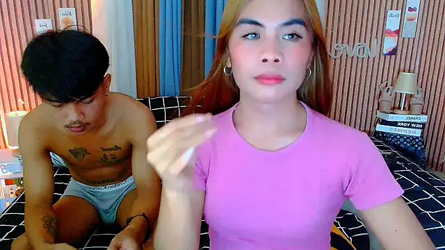 mikhaylahanderson online show from October 22, 2025, 3:23 pm