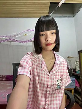 Snapshot of andymi1 chatting on July 19, 2026, 2:48 am andymi1 online show from July 19, 2026, 2:48 am