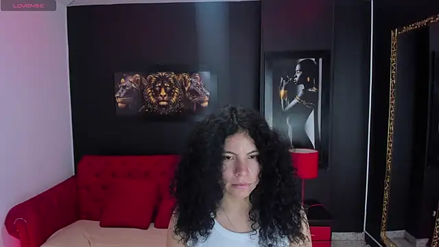 Snapshot of angelita_martins chatting on October 13, 2025, 9:15 pm angelita martins online show from October 13, 2025, 9:15 pm