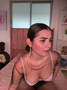 salomecute21 online show from May 4, 2026, 11:17 am