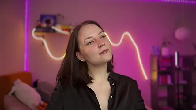 Snapshot of EveSunny chatting on October 9, 2025, 4:32 am EveSunny online show from October 9, 2025, 4:32 am