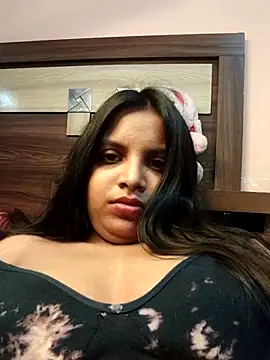 Snapshot of Maahhii_2 chatting on May 15, 2026, 9:05 am Maahhii 2 online show from May 15, 2026, 9:05 am