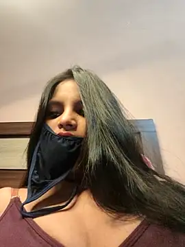 Snapshot of Maahhii_2 chatting on May 22, 2026, 11:54 pm Maahhii 2 online show from May 22, 2026, 11:54 pm
