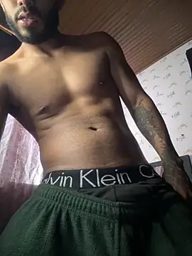 Snapshot of TU-MORENOO chatting on September 18, 2025, 5:15 pm TU-MORENOO online show from September 18, 2025, 5:15 pm