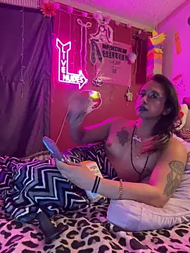 Snapshot of TranSexualJade95 chatting on May 15, 2026, 7:04 am TranSexualJade95 online show from May 15, 2026, 7:04 am