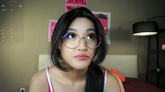 FancyEsten online show from October 3, 2025, 8:44 am