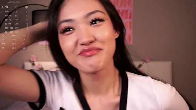 FancyEsten online show from October 17, 2025, 7:33 am