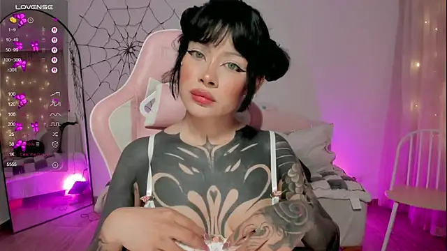 AlinaLukyanova online show from November 16, 2025, 3:56 am