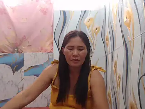 Snapshot of Juicy_69xx chatting on April 4, 2026, 7:17 am Juicy 69xx online show from April 4, 2026, 7:17 am