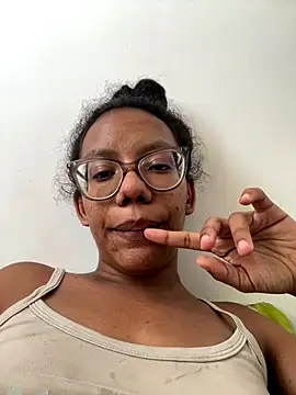 Valen1800 online show from December 4, 2025, 6:49 pm