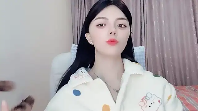 Eloise131499 online show from November 4, 2025, 1:10 pm