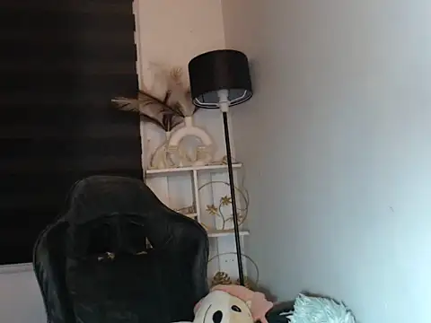 Asian gregor online show from September 23, 2025, 6:33 pm