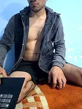 Snapshot of Mirreylatino chatting on November 13, 2025, 5:17 am Mirreylatino online show from November 13, 2025, 5:17 am