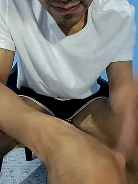 Snapshot of Mirreylatino chatting on November 18, 2025, 3:23 am Mirreylatino online show from November 18, 2025, 3:23 am