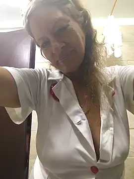 MaryeLunna online show from October 5, 2025, 11:08 am