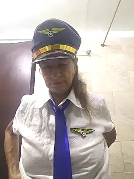 MaryeLunna online show from March 17, 2026, 11:13 am