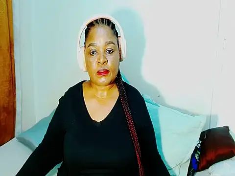 Love-Racheal75 online show from June 24, 2026, 5:56 pm