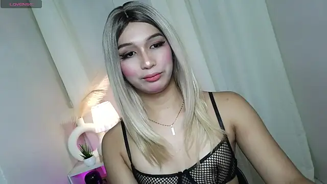 Sophia Trans online show from March 24, 2026, 5:40 pm