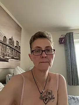 Curvy-Jinx online show from February 19, 2026, 8:21 am