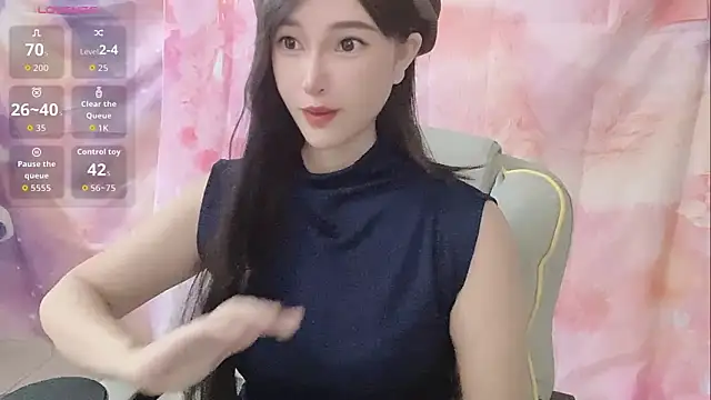 Snapshot of Crush-7ii chatting on October 16, 2025, 10:11 pm Crush-7ii online show from October 16, 2025, 10:11 pm