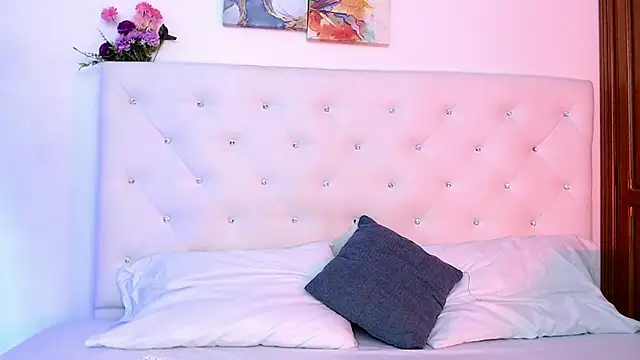 molly curvyhot online show from November 28, 2025, 1:14 pm