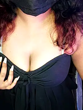 darling devil online show from November 24, 2025, 5:23 pm