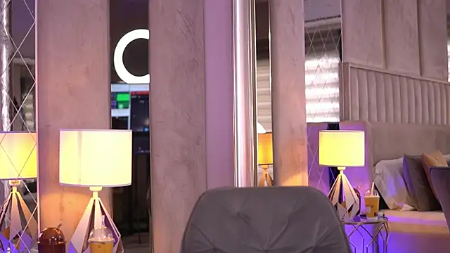 FrancescaDante online show from September 30, 2025, 6:18 am