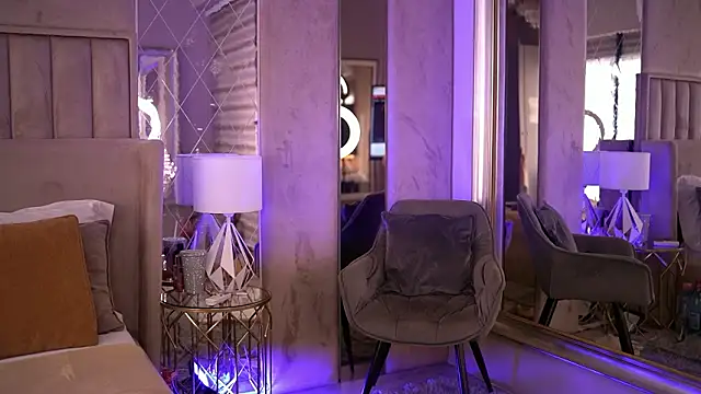 FrancescaDante online show from March 13, 2026, 6:42 am