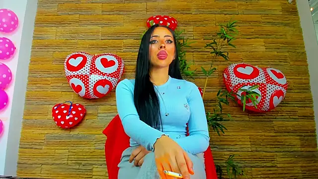 Snapshot of Cupcake_Izzy chatting on February 14, 2026, 5:37 am Cupcake Izzy online show from February 14, 2026, 5:37 am