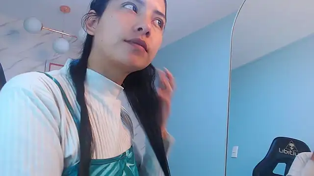 Snapshot of victoria_hernandez_t_ chatting on March 31, 2026, 1:11 pm victoria hernandez t online show from March 31, 2026, 1:11 pm