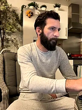 Michel huge online show from November 15, 2025, 8:11 am