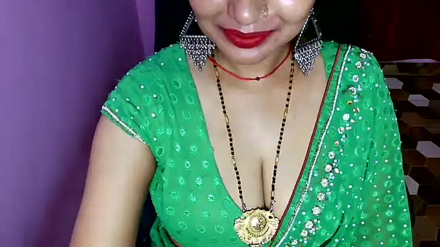 QUEEN SAKHI- online show from May 28, 2026, 7:22 pm