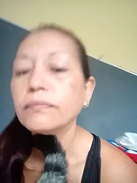 marinita13 online show from February 5, 2026, 12:43 pm