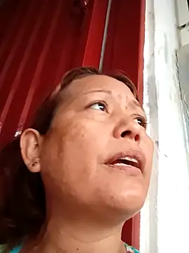Snapshot of marinita13 chatting on April 18, 2026, 10:43 pm marinita13 online show from April 18, 2026, 10:43 pm