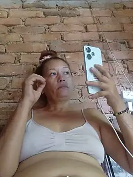 Snapshot of marinita13 chatting on July 9, 2026, 1:26 pm marinita13 online show from July 9, 2026, 1:26 pm