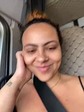 Snapshot of Chloe_Leaozinho chatting on October 19, 2025, 3:56 pm Chloe Leaozinho online show from October 19, 2025, 3:56 pm