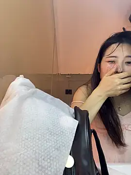 xiao-mo520 online show from April 14, 2026, 3:18 pm