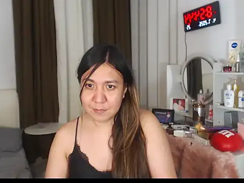 stellahugeX online show from July 4, 2026, 12:55 pm