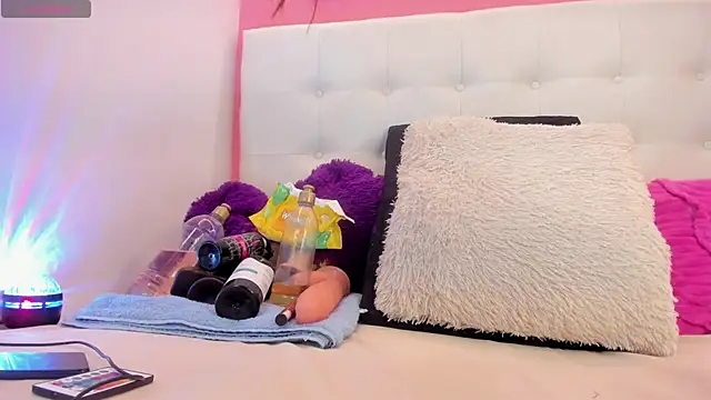 Willow Wright online show from September 30, 2025, 1:38 pm