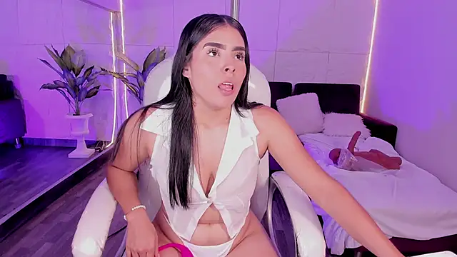 LovelyEyesx online show from November 25, 2025, 5:13 pm