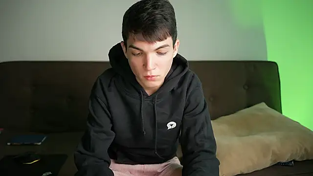 MattyandAiden online show from February 18, 2026, 5:09 pm