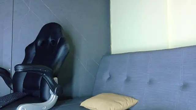 Snapshot of ALANNFERRER chatting on March 7, 2026, 10:12 am ALANNFERRER online show from March 7, 2026, 10:12 am