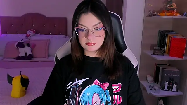 OphelianaRose33 online show from January 12, 2026, 8:14 pm