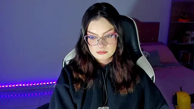 OphelianaRose33 online show from April 30, 2026, 10:36 pm