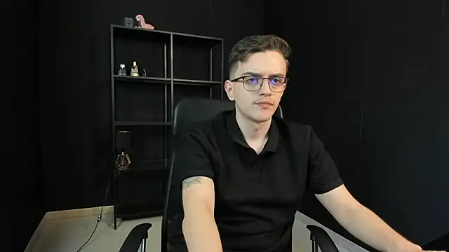 FelixStarkk online show from May 4, 2026, 5:25 am
