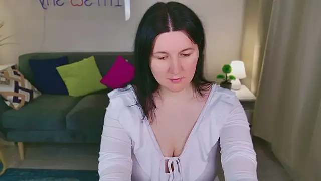 love me  tonight  online show from November 23, 2025, 11:48 pm