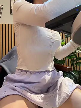 Snapshot of Linh_2004 chatting on March 21, 2026, 5:34 am Linh 2004 online show from March 21, 2026, 5:34 am