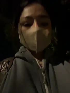 Snapshot of Linh_2004 chatting on March 25, 2026, 5:19 pm Linh 2004 online show from March 25, 2026, 5:19 pm