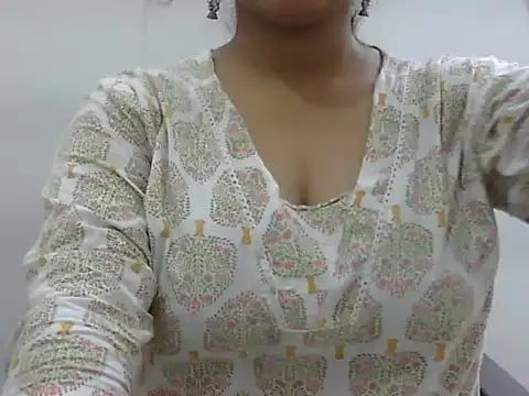 Snapshot of LIYO_ chatting on May 25, 2026, 7:36 am LIYO online show from May 25, 2026, 7:36 am
